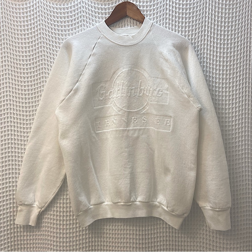 Vintage Y2K Gatlinburg, Tennessee Imprinted Crew Neck Sweater